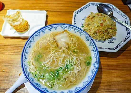 Ganso Akanoren Setchan Ramen Tenjin